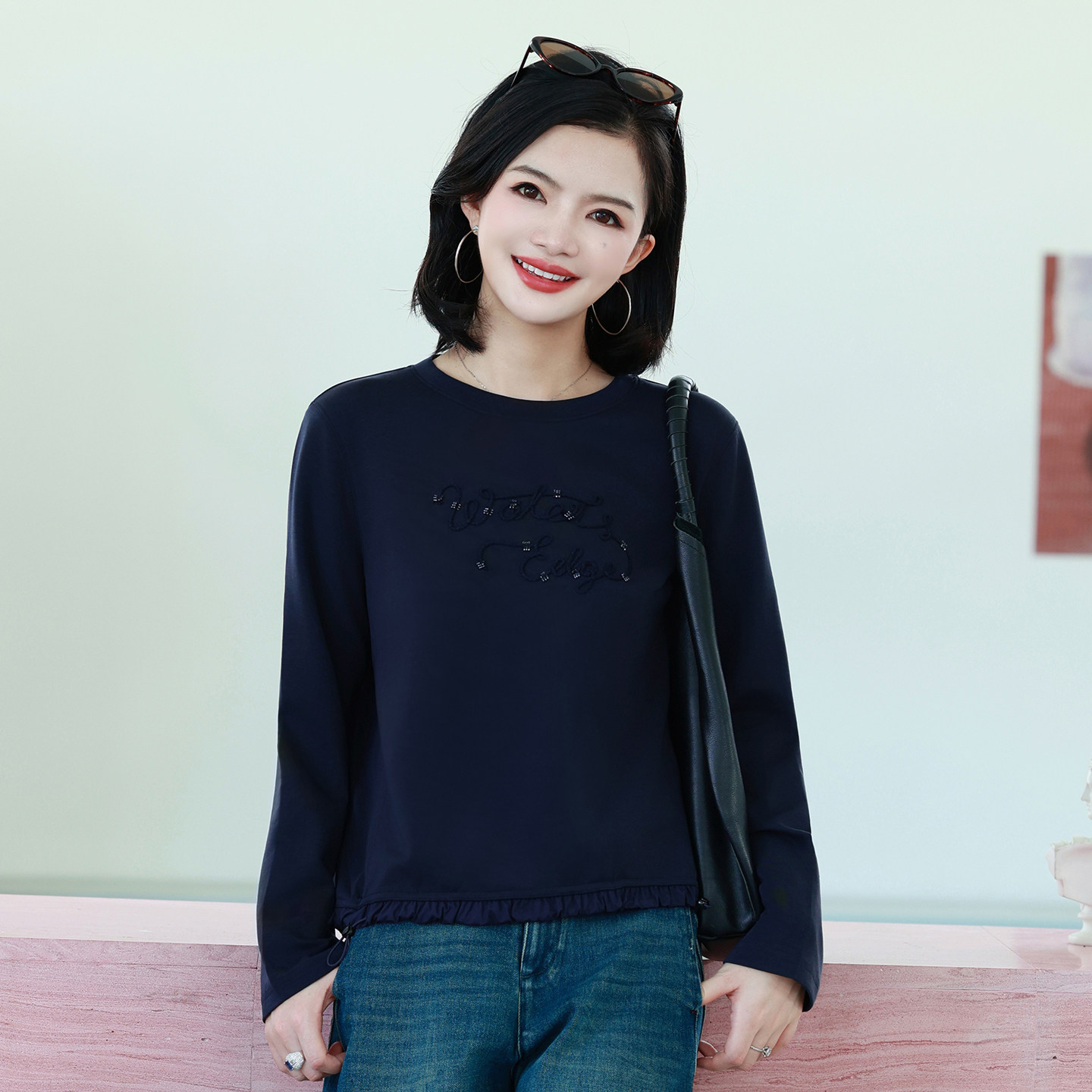 枫竺阿楠休闲百搭圆领字母刺绣轻薄卫衣女秋可调节木耳边下摆上衣