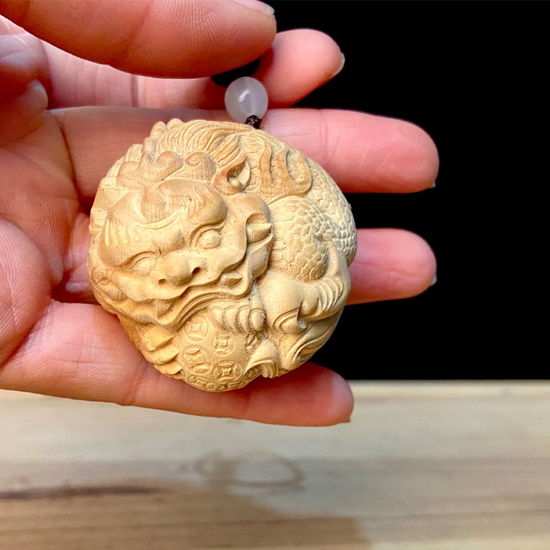 速发小叶黄杨木雕手把件有求必应抱球貔貅男士汽车挂件手把玩工艺