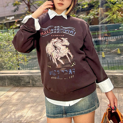 2026春款圆领复古马年字母印花休闲宽松百搭卫衣上衣女MBF1SWS005