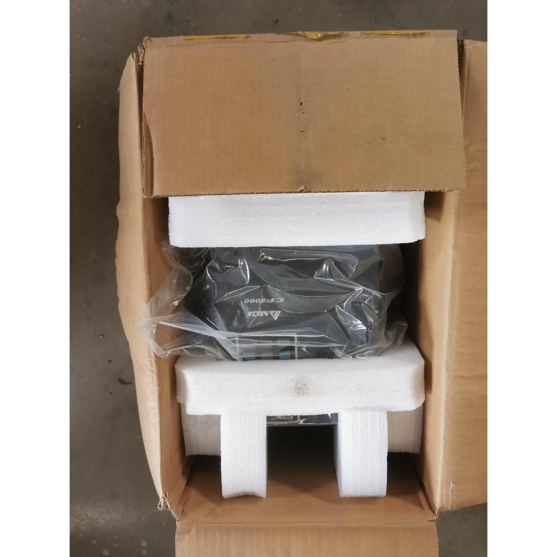 非标价台达C2000，7.5/11KW，全新带包装，2300元，没议价