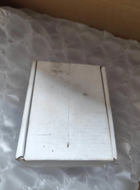非标价SEW UWU 52 A 全新现货标价出售 问价一律不回议价