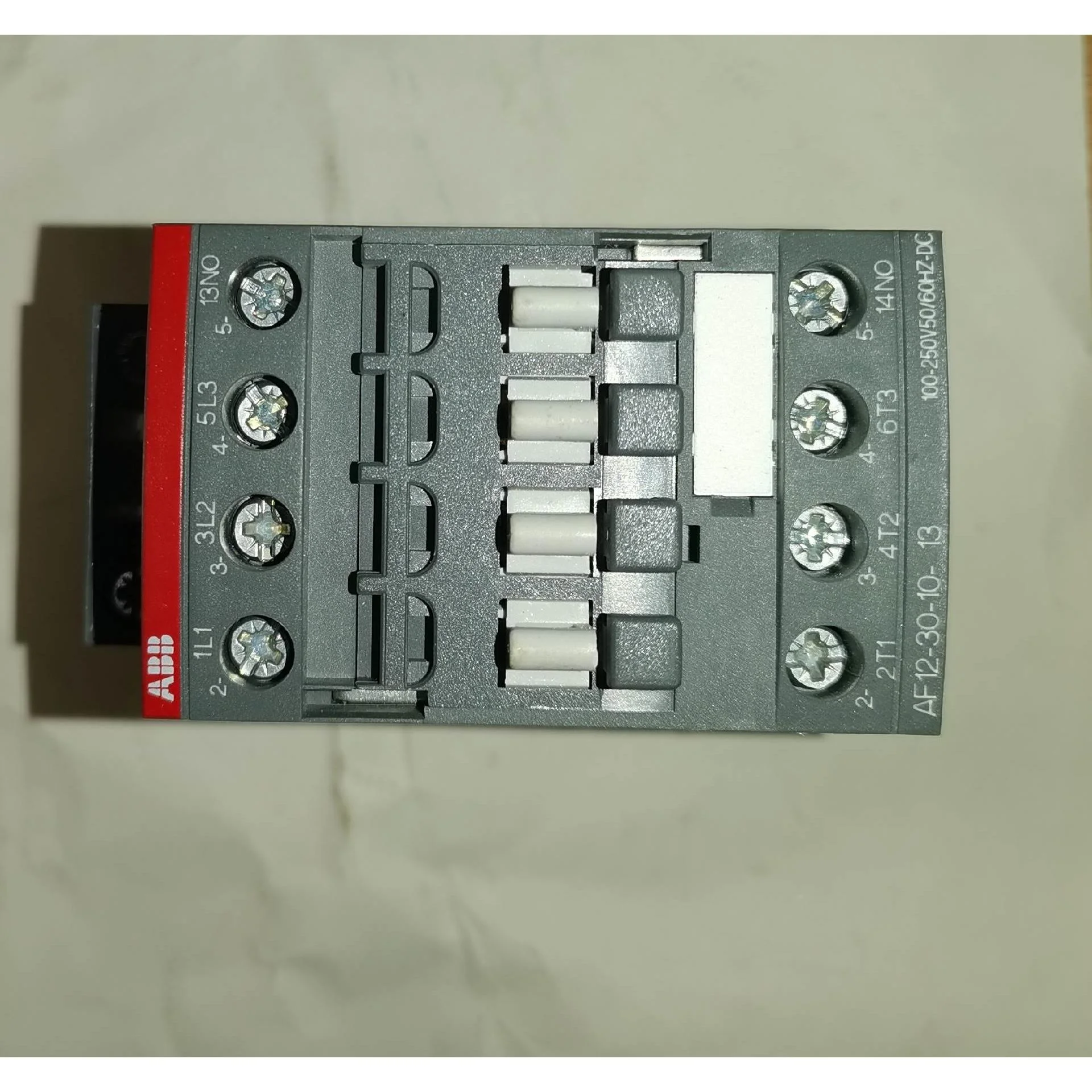 非标价ABB接触器AF12-30-10-13 全新1只 电压100议价