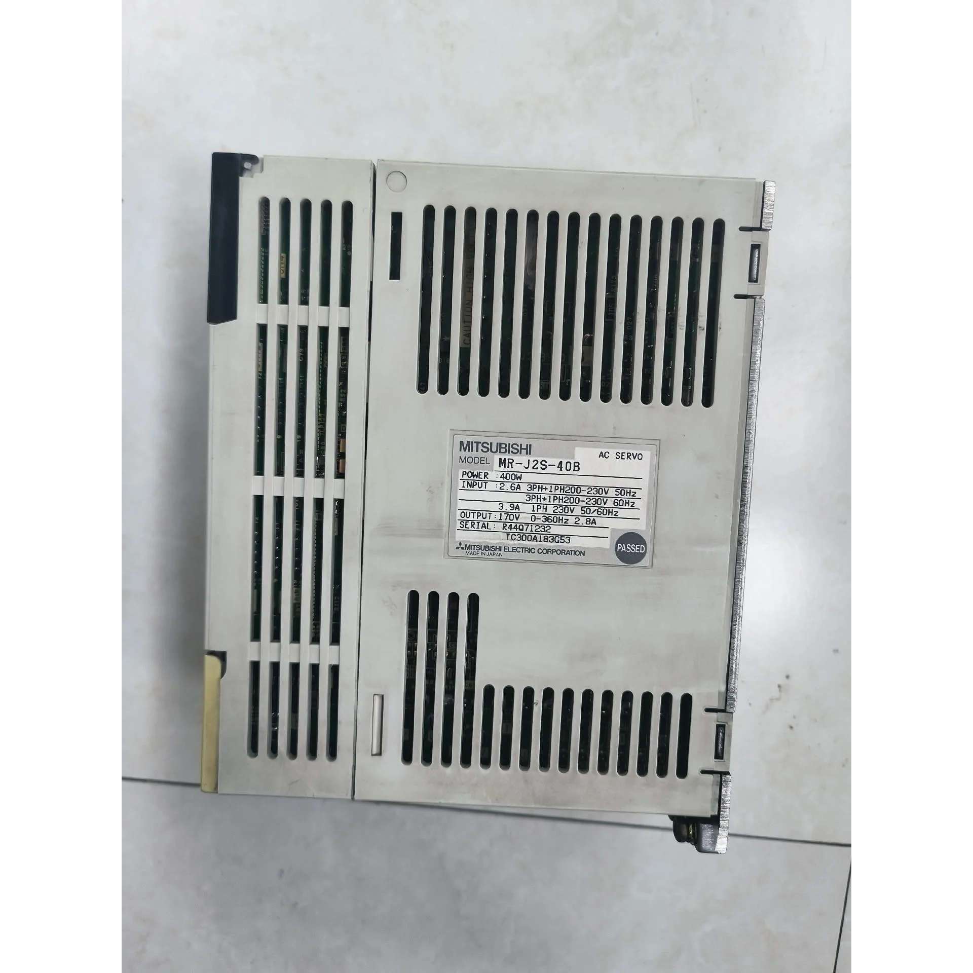 非标价三菱伺服驱动器，型号：MR-J2S-40B，220V/400议价