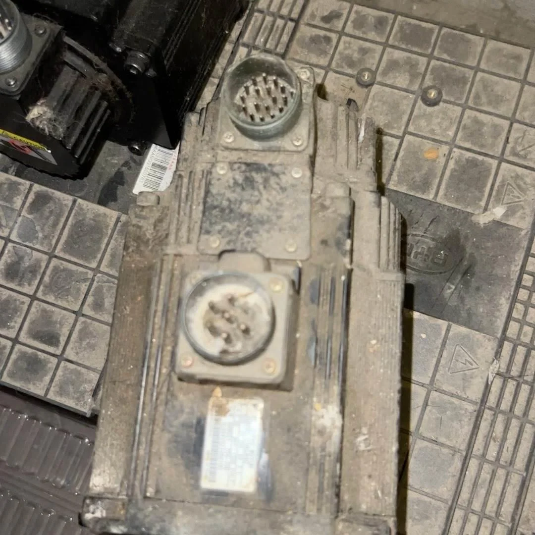 非标价二手安川伺服电机SGMGH-09AC 非诚勿扰A6C带刹车