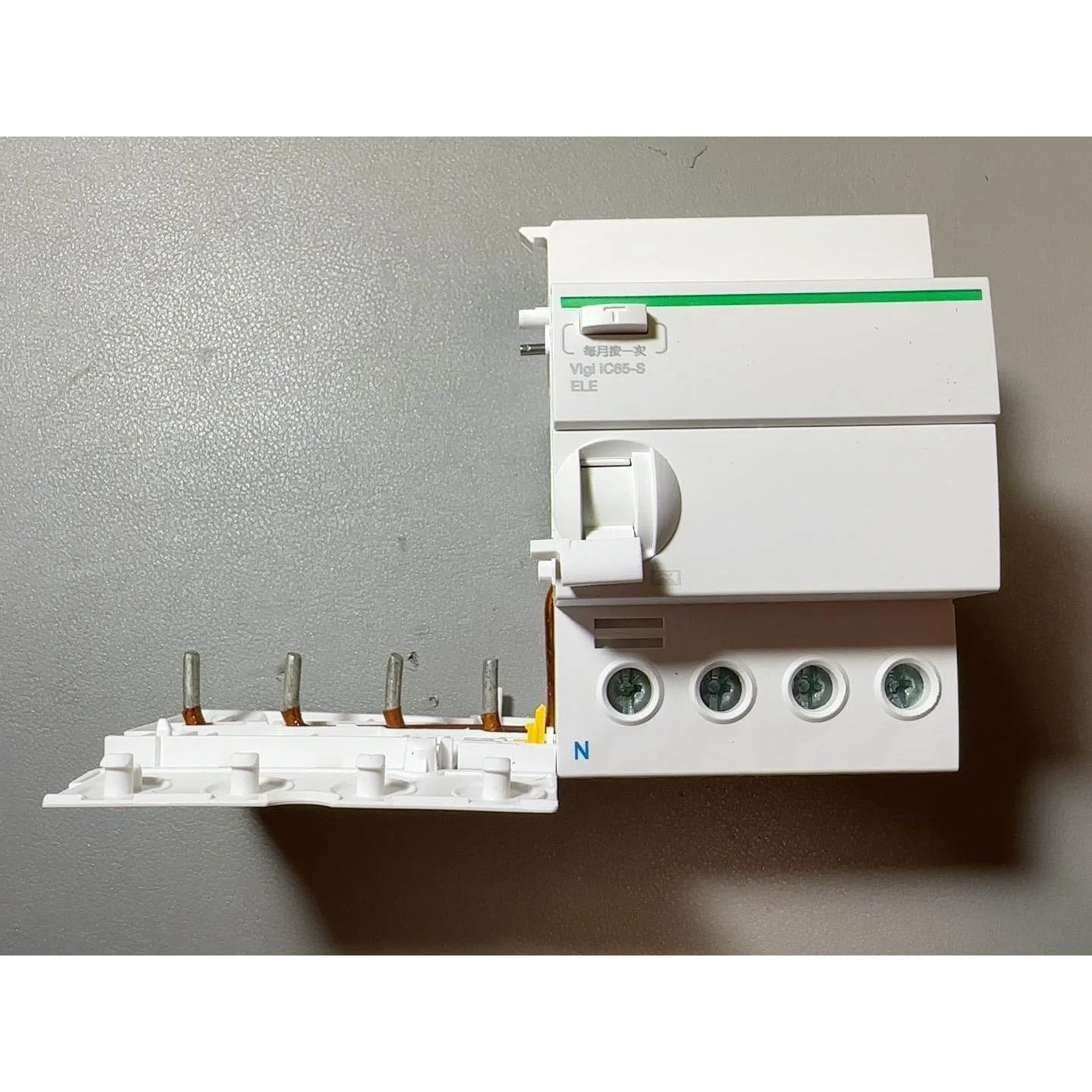 非标价施耐德全新原装A9SV57440(A9-S iC65Vigi议价