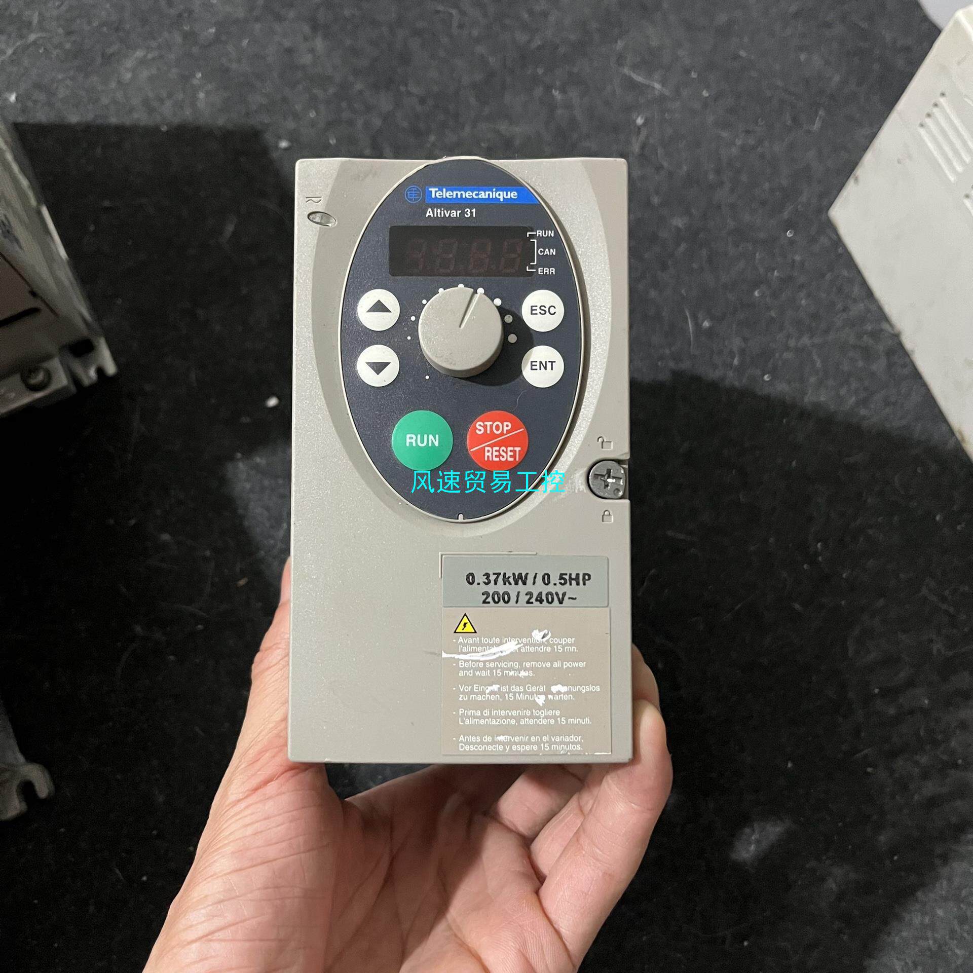 非标价拆机施耐德ATV31变频器037KW220VATV31议价