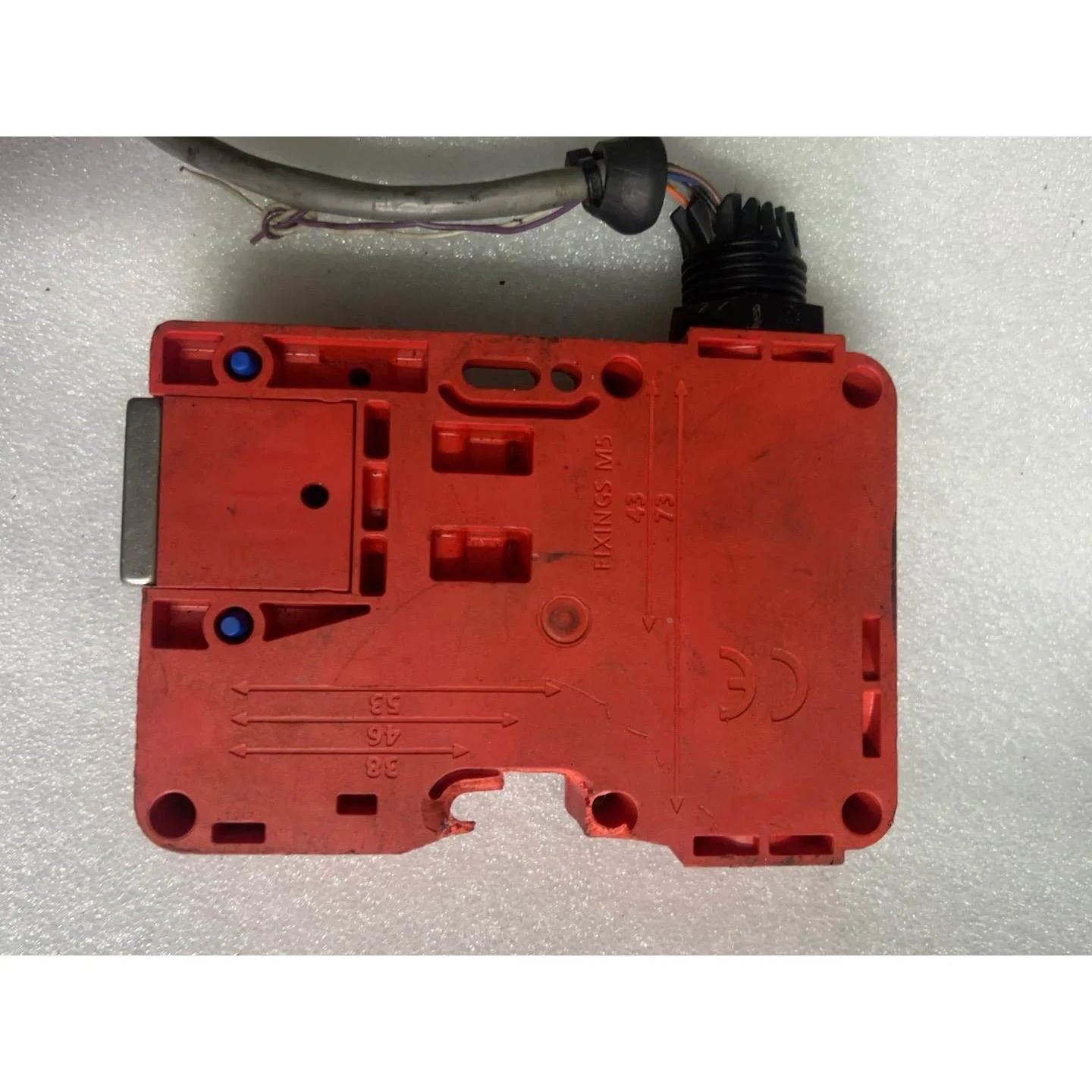 非标价罗克韦尔AB安全门锁，型号TLS2-GD2,数量1个，左边一议价