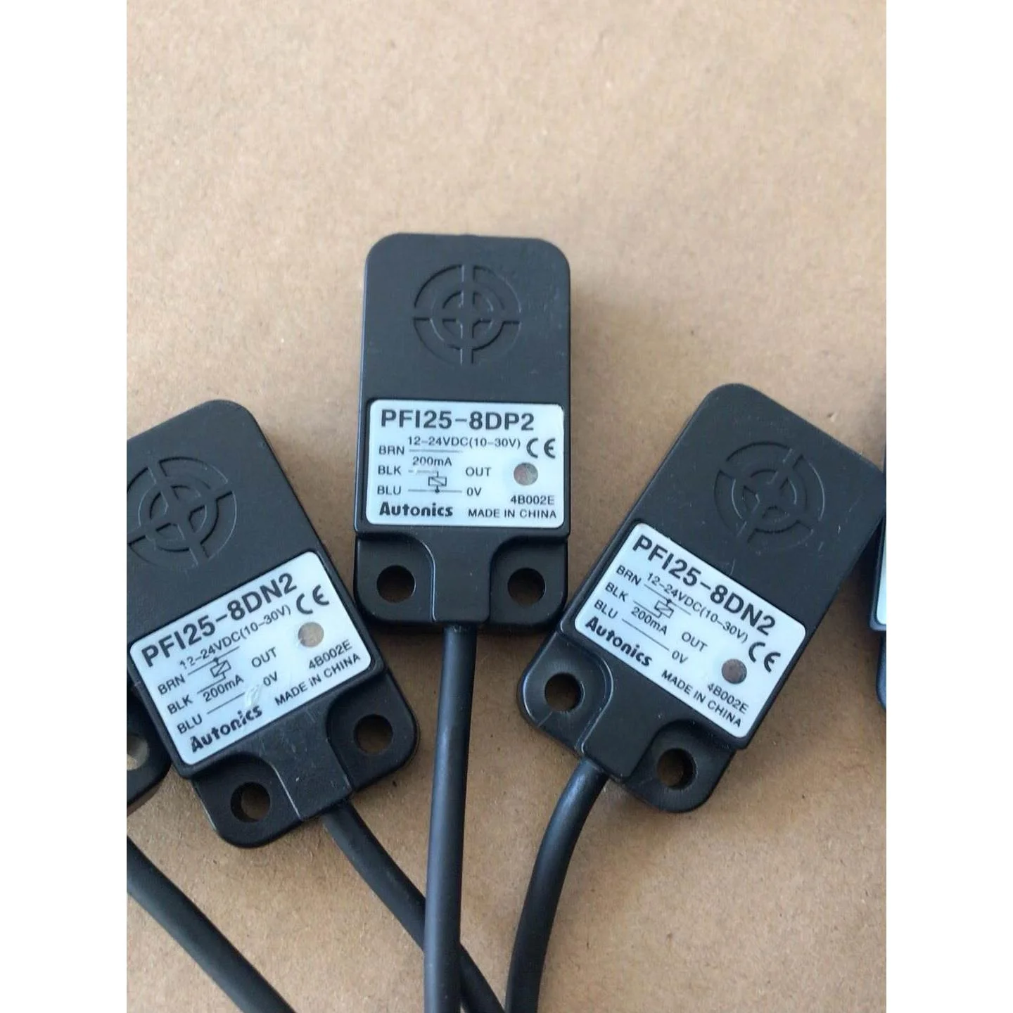 非标价原装正品Autonics奥托尼克斯方形接近开关PFI25-8议价