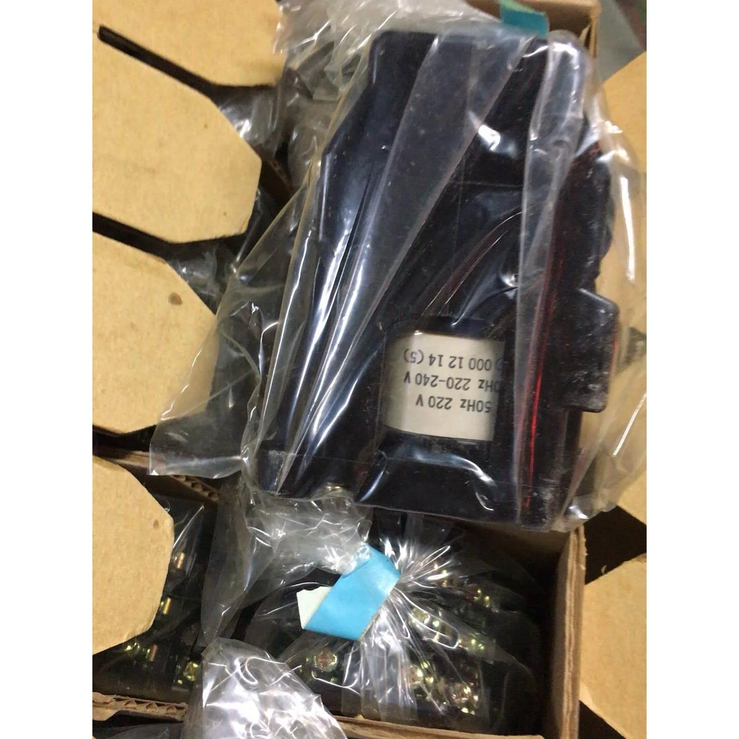 非标价日本富士接触器SRC50-2F3a3b220VAc议价