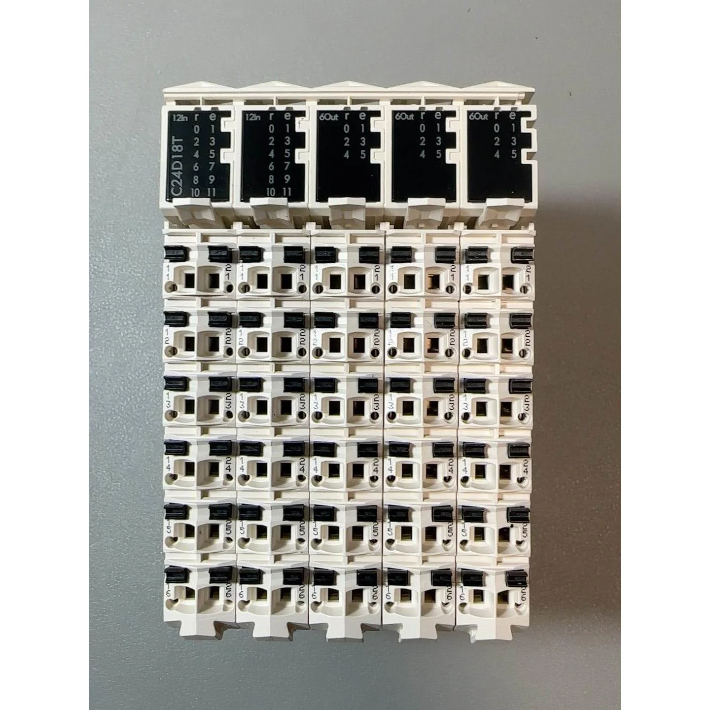 非标价施耐德全新原装TM5C24D18T，数量11个，单价1494议价