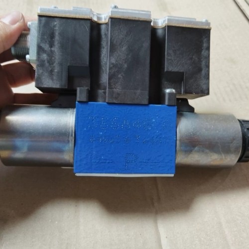 非标价德国力士乐R901019997   4WRAE 6 E15-议价