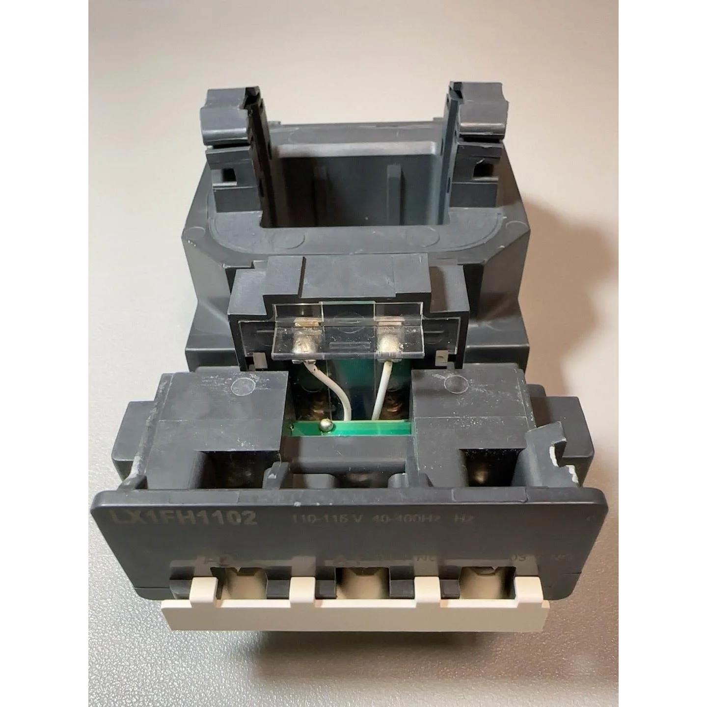 非标价施耐德全新LX1FH1102，数量9个，单价449.12元，议价