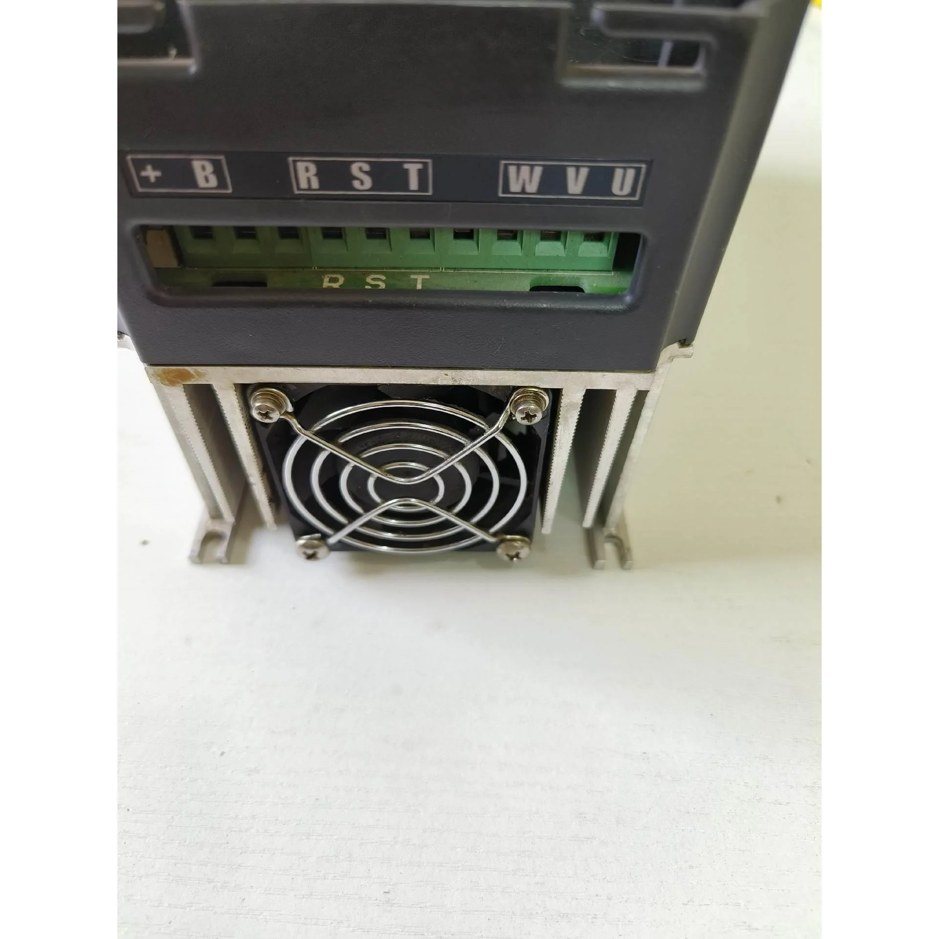 非标价英沃变频器，国产用不坏的神机！VC610一4T0055G，三议价