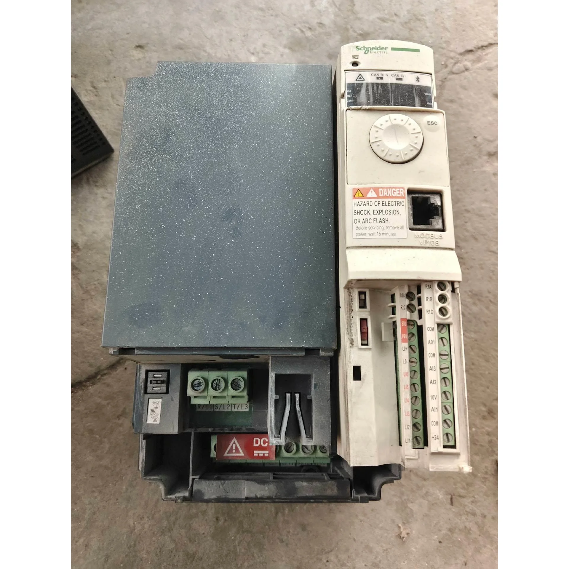 非标价包邮变频器 型号ATV32HU75N4 施耐德变频器 7.5议价