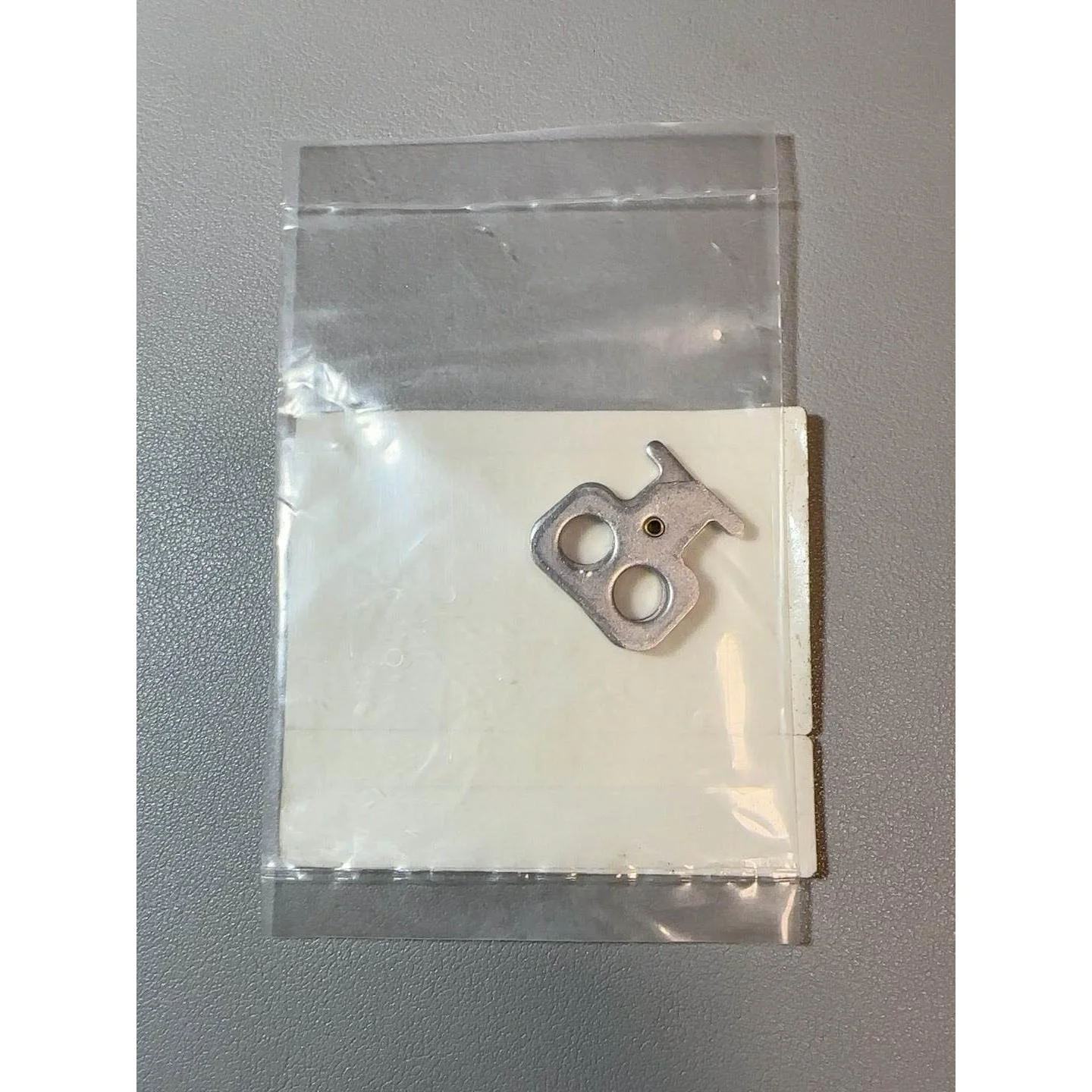 非标价施耐德全新原装NSC100LOCK，数量1个，单价13.95议价