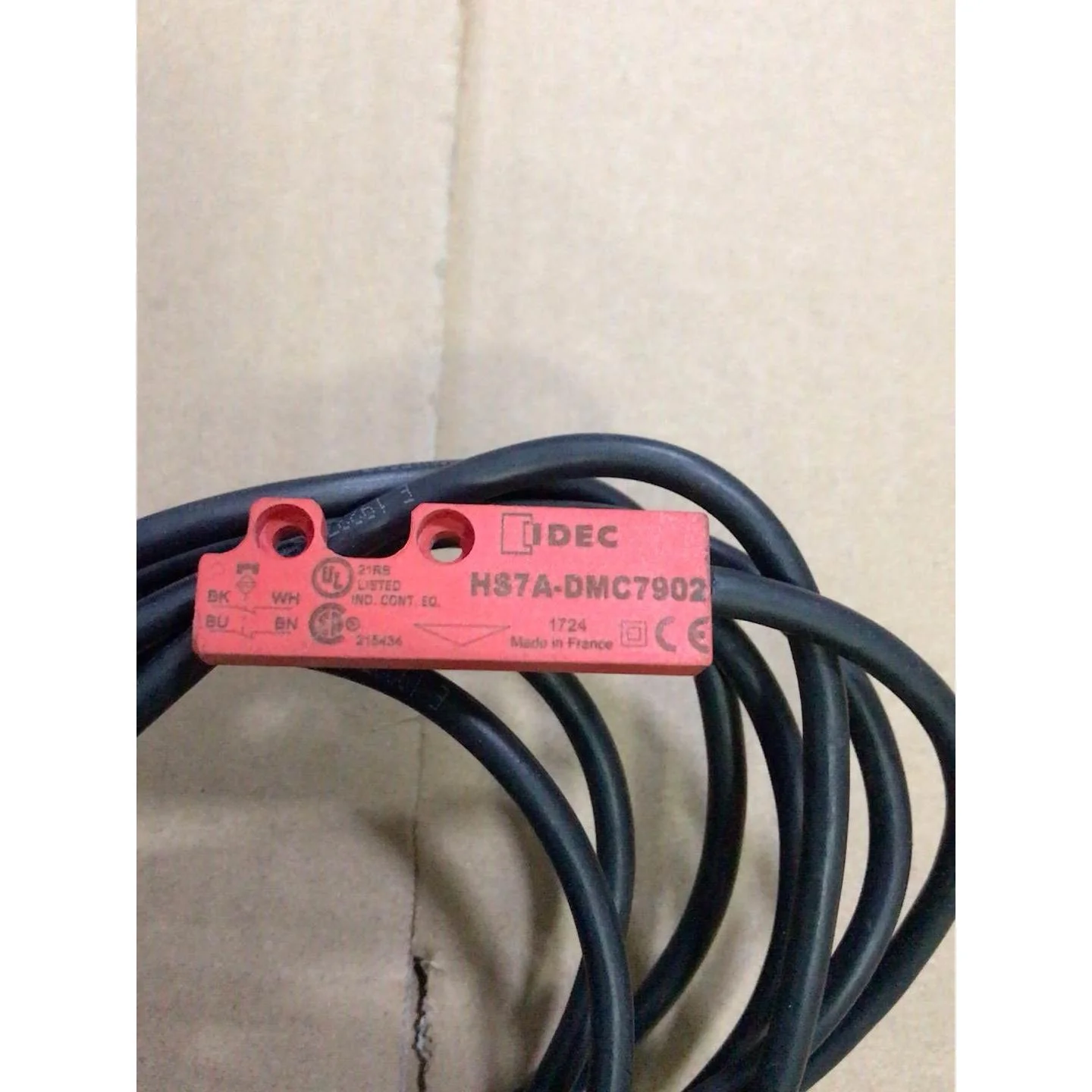 非标价HS7A-DMC7902和泉IDEC安全门接近传感器HS9Z议价