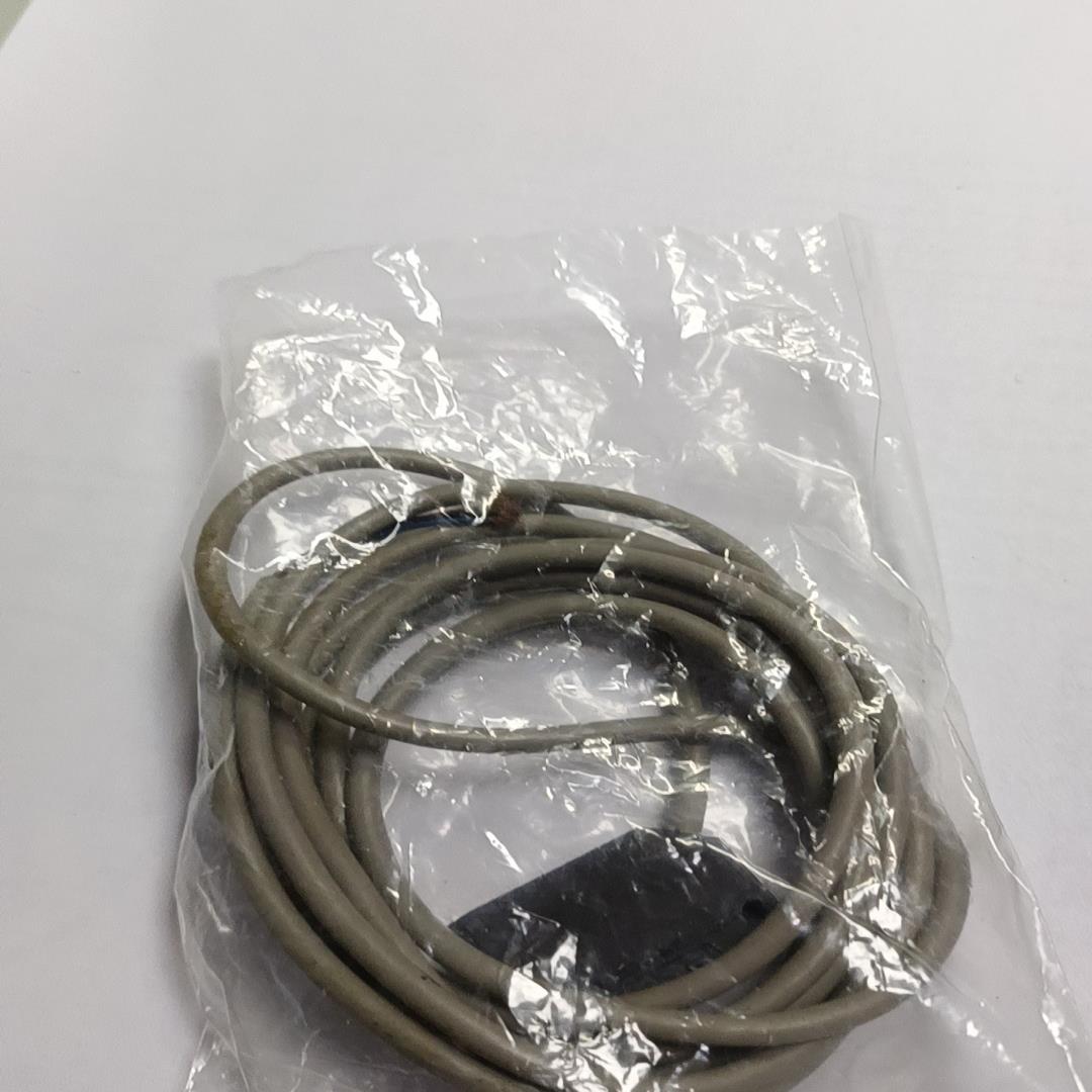 S2T-1200N  1条   E3X-NA41  1条