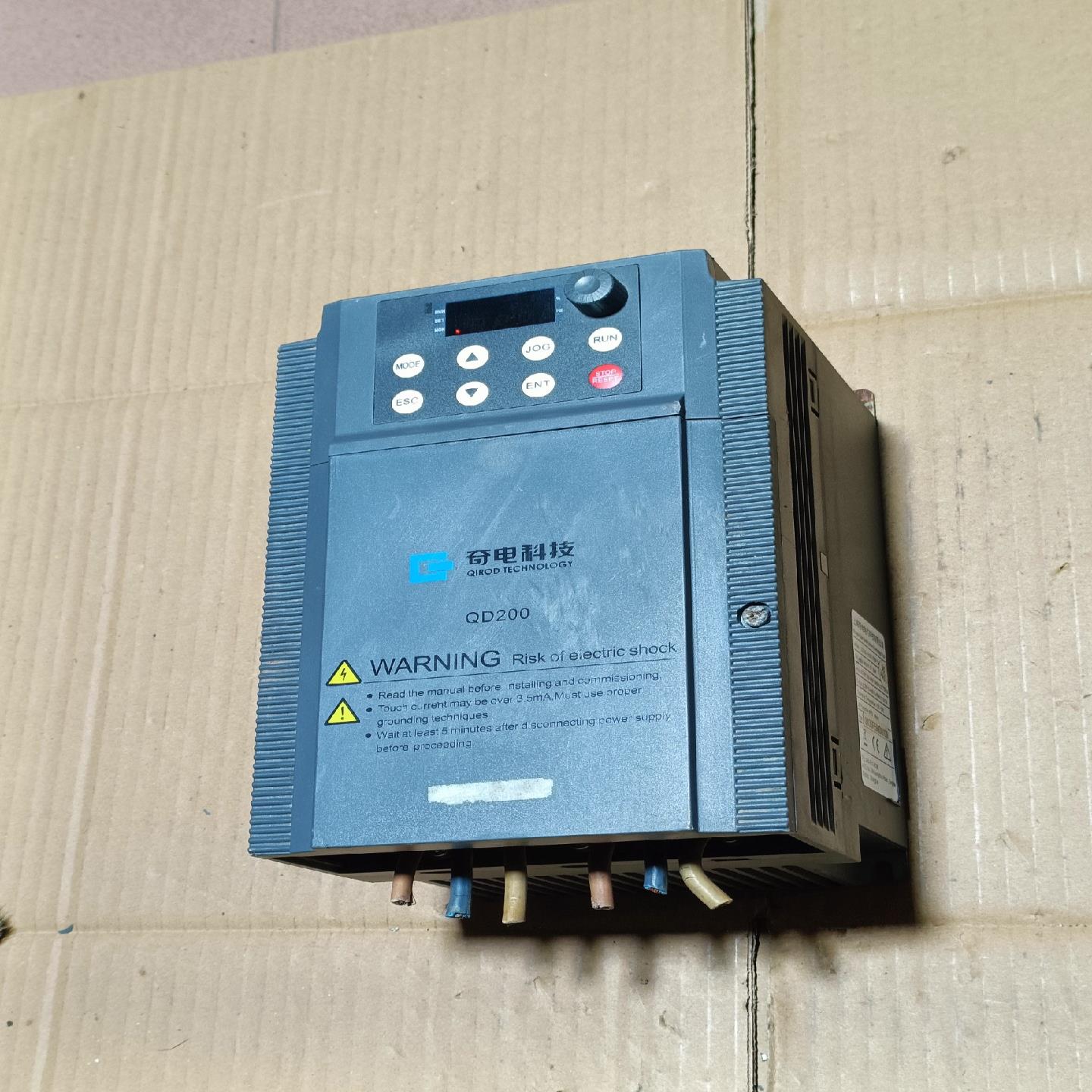 上海奇电变频器QD200-5R5G/7R5P-T4  三相3