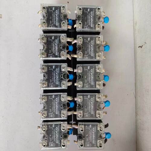 快达固态继电器：H12WD4850PG、电流50A。实物拍摄