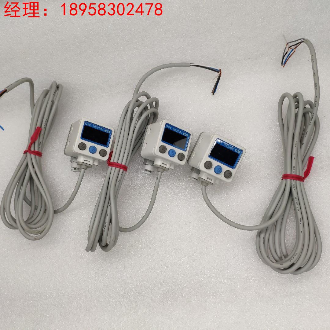 议价SMC 数字显示压力开关 ZSE40AF-C4-R-M   未使用品