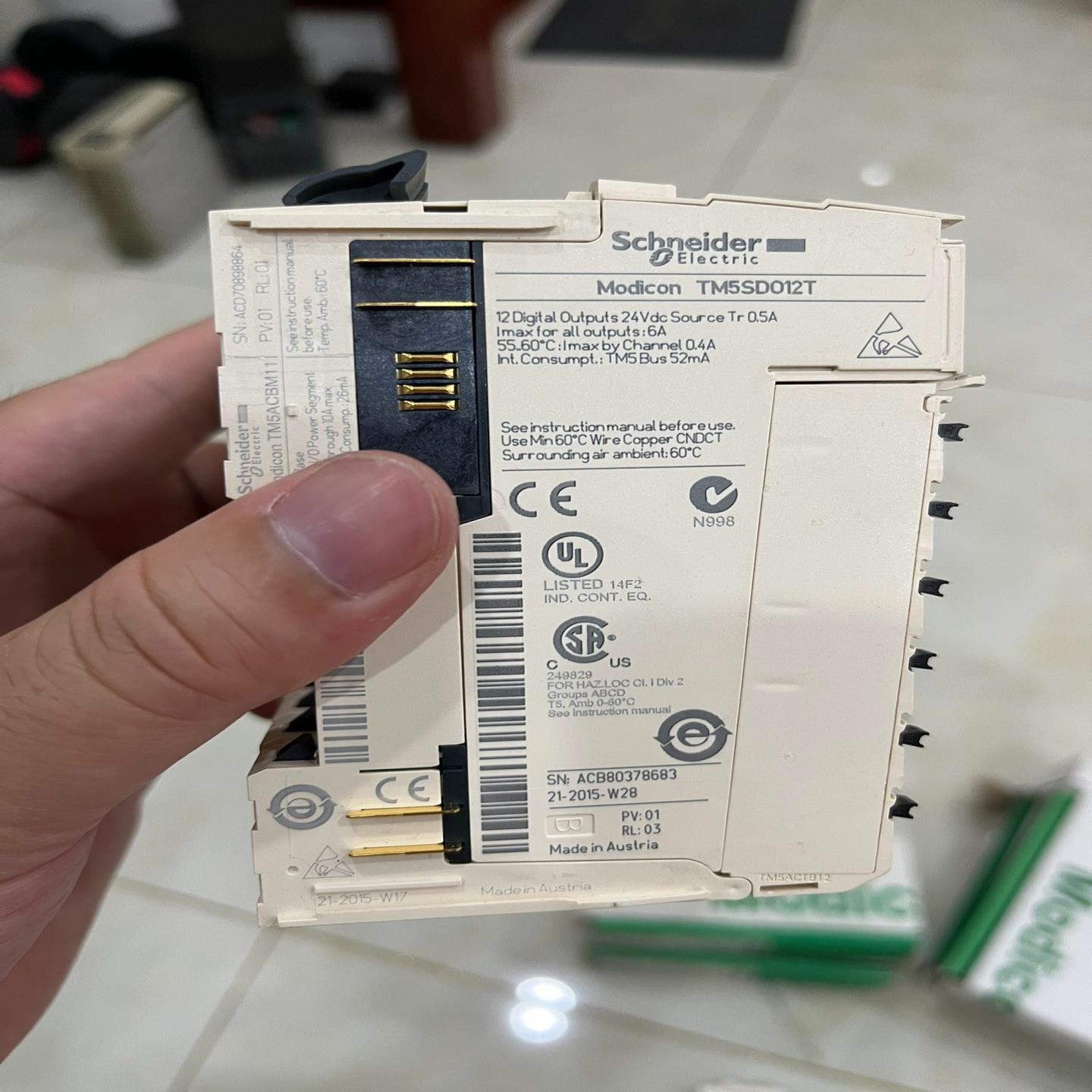 施耐德PLC数字量输出扩展模块，99成新，TM5SDO12T