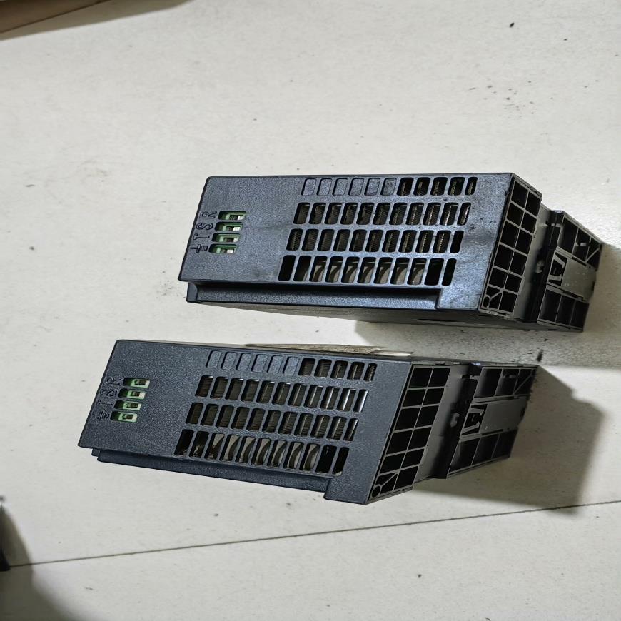 变频器HE200一T3一4R0G，成色好，无磕碰，不懂测试，