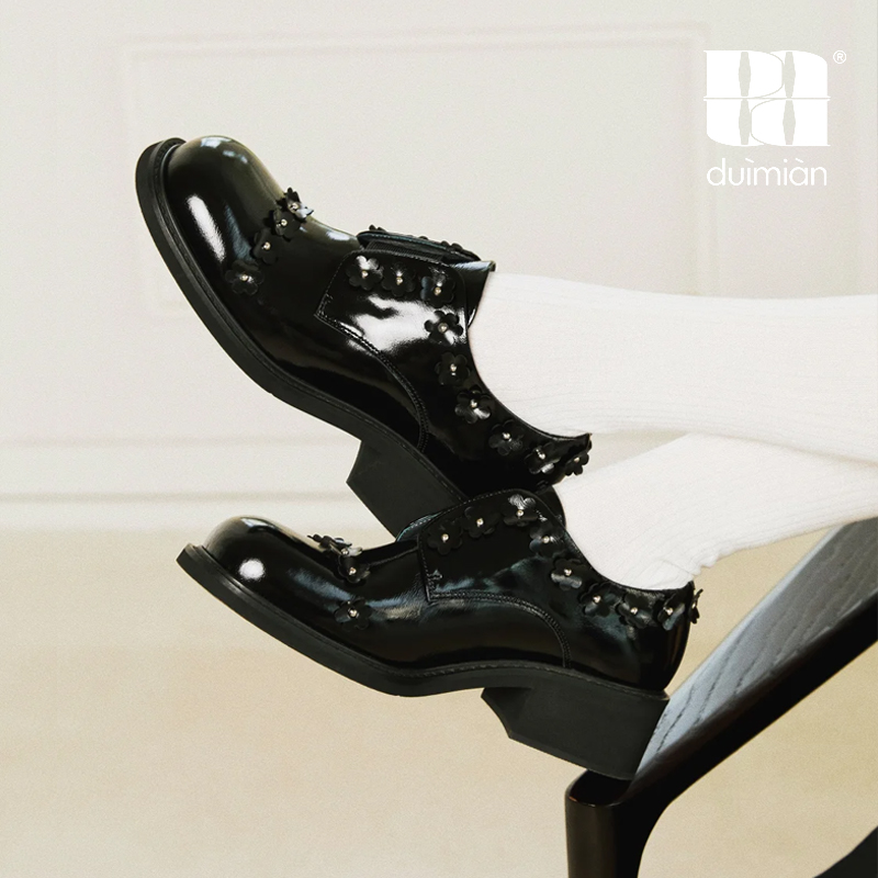 对面黑色皮鞋女真皮乐福单鞋英伦风休闲德比鞋漆皮一脚蹬懒人鞋子