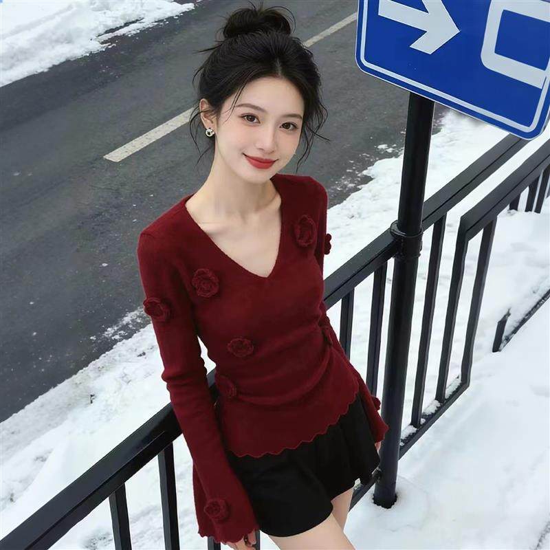 新年穿搭红色立体花朵V领针织衫女秋冬修身显瘦喇叭袖毛衣打底衫,女装/女士精品,毛针织衫,淘宝优惠券,粉丝福利购,淘宝优惠卷