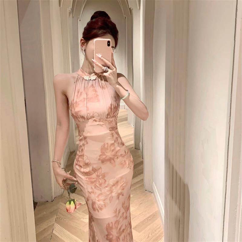 气质挂脖粉色印花修身显瘦连衣裙女装2025秋冬新款法式心机裙子,女装/女士精品,连衣裙,淘宝优惠券,粉丝福利购,淘宝优惠卷