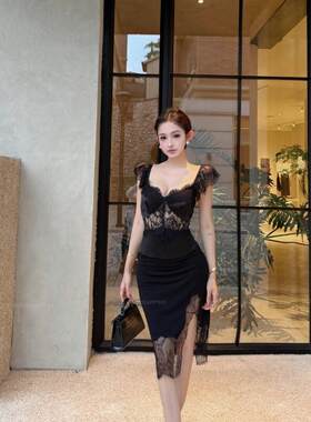 黑色蕾丝拼接v领小飞袖T恤女夏季赫本风套装开叉包臀半身裙两件套