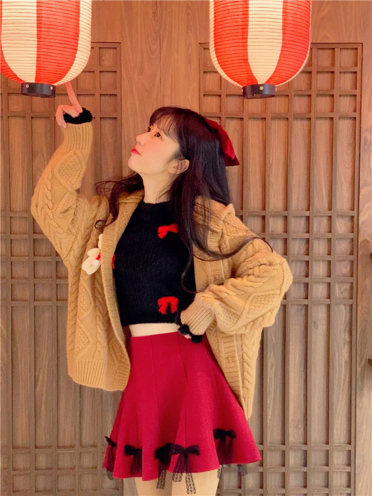 巧克力奶茶*小熊复古牛角扣学院风连帽球球慵懒软糯毛衣外套针织