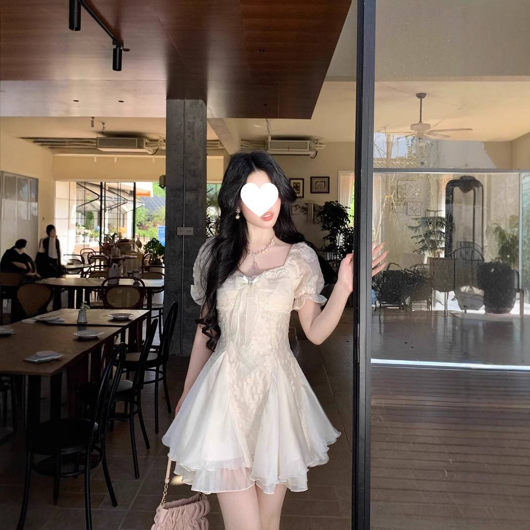 Blovelan白茶与风 纯欲白月光气质剪花蓬蓬网纱拼接连衣裙公主裙图片