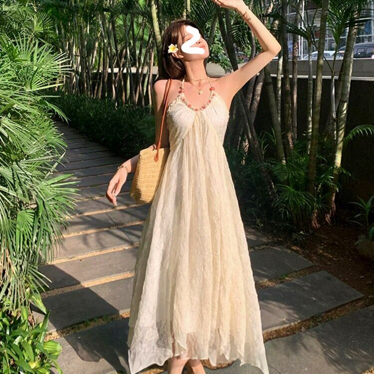 纯欲风挂脖雪纺连衣裙女夏季海边度假法式露背裙子高级感白色长裙