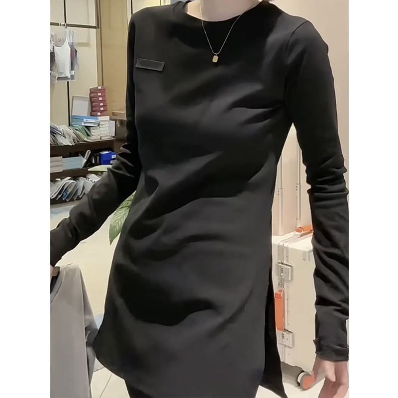 2025秋季新款纯色圆领小标侧边开叉长袖中长款修身T恤女上衣宽松