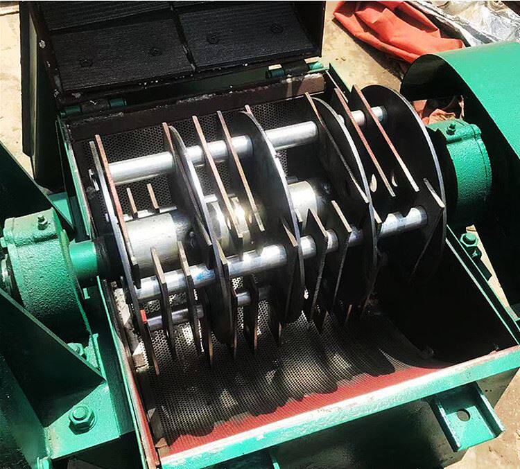 鸡骨鸭架饲料粉碎机 饲料厂玉米皮豆粕粉碎机 养殖干湿秸秆粉碎机