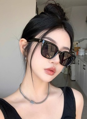 法国 Portney Bell 时尚欧美式黑框显脸小星星腿偏光遮阳太阳眼镜