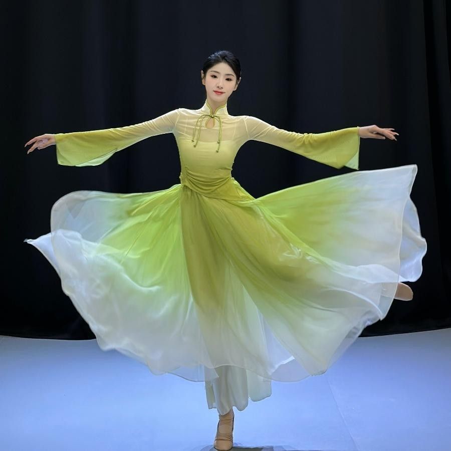 新款超仙古典舞服装旗袍演出服