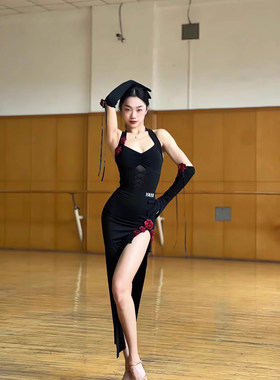 春夏新款拉丁舞服吊带露背演出服