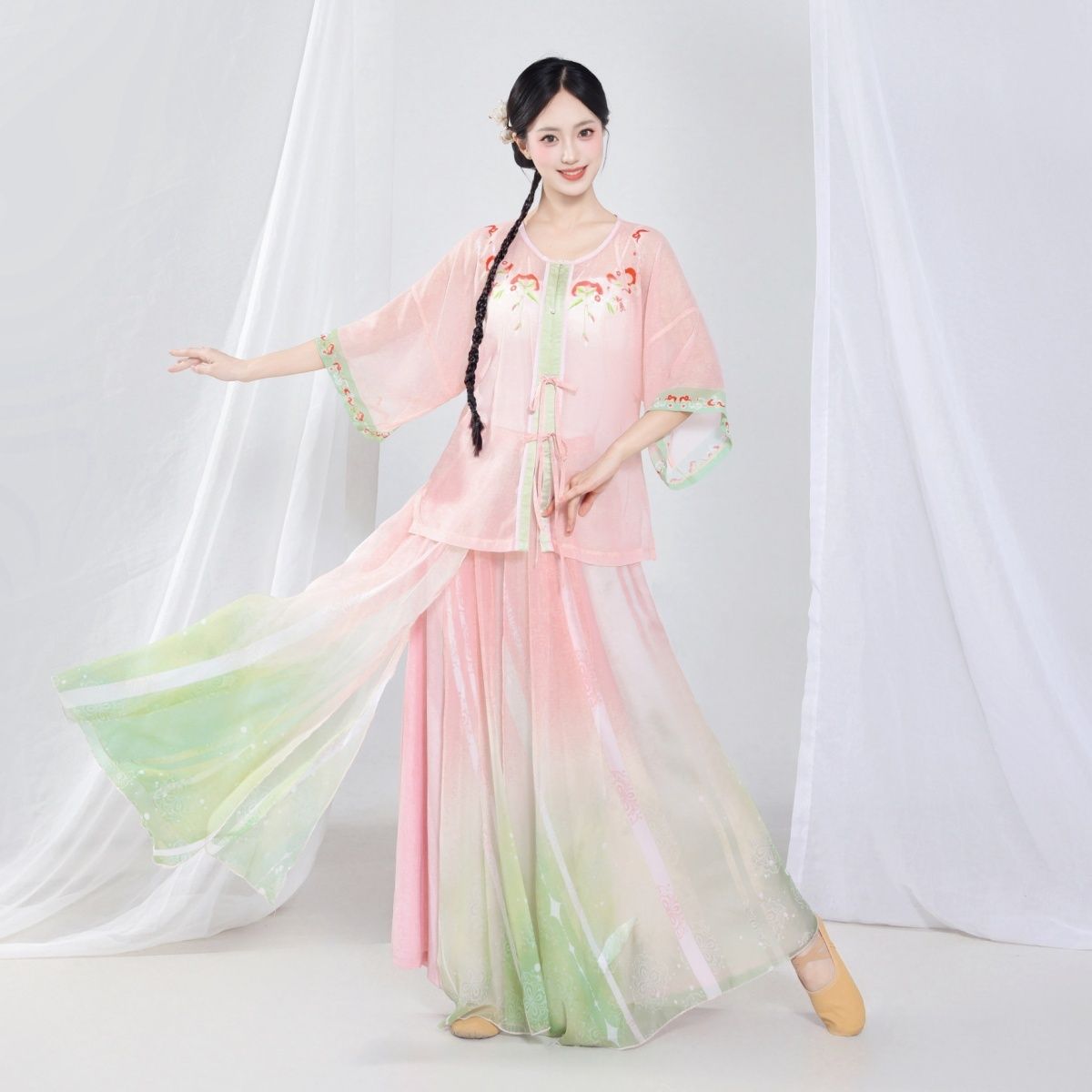 新款古典舞服装新中式印花舞蹈服