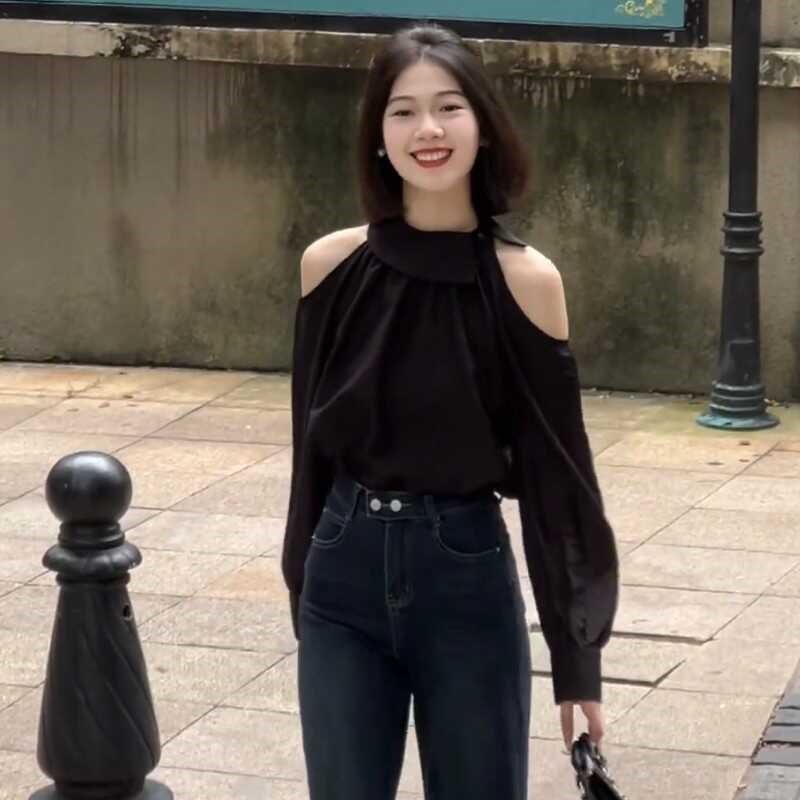 速发法式挂脖露肩圆领小衫设感气小众别致洋计长袖气质上衣
