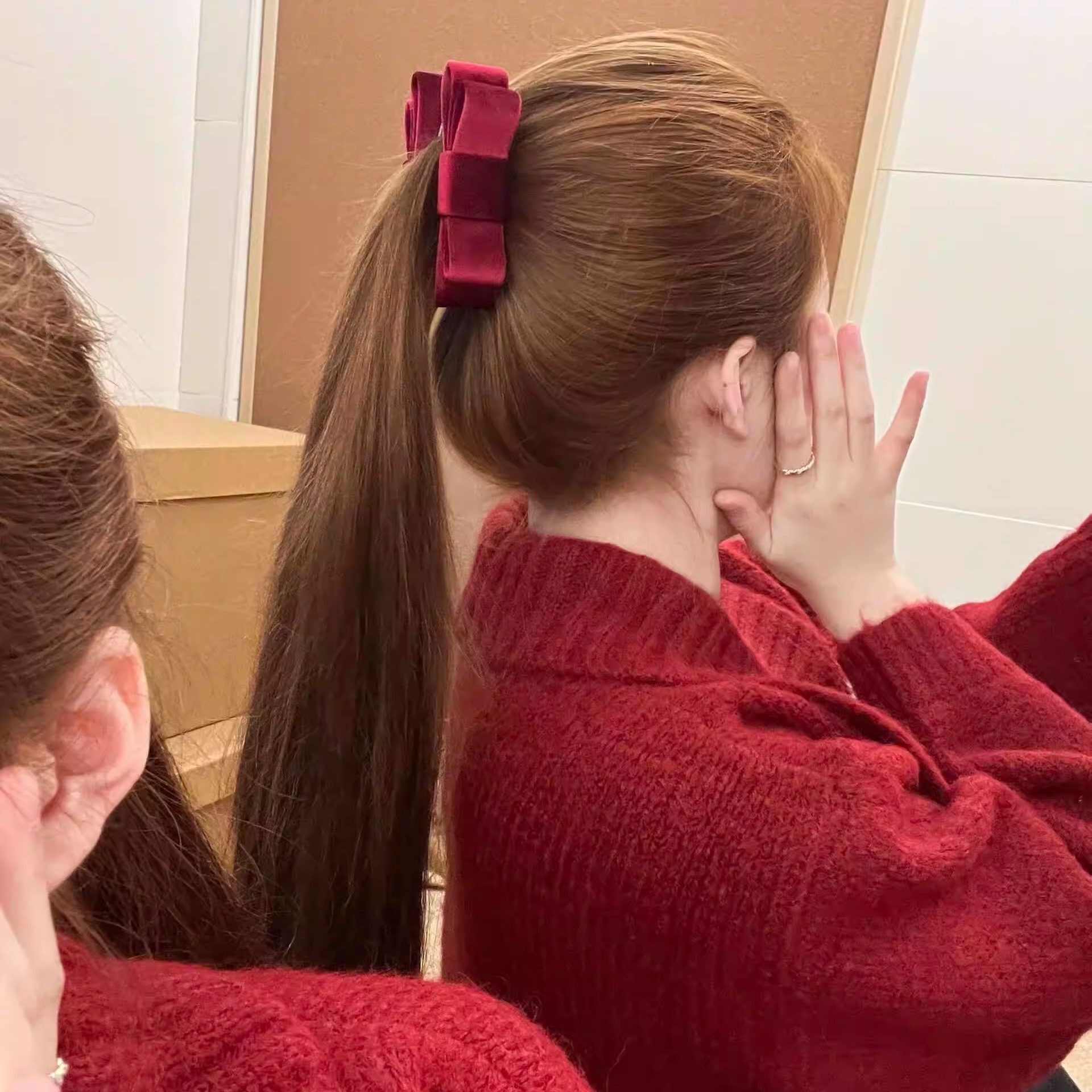 红色丝绒蝴蝶结香蕉夹子高级感后脑勺盘发头饰半扎发抓夹新年发饰,饰品/流行首饰/时尚饰品新,发饰,淘宝优惠券,粉丝福利购,淘宝优惠卷