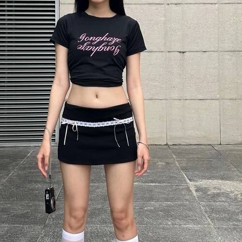 蕾丝拼接包臀半身短裙