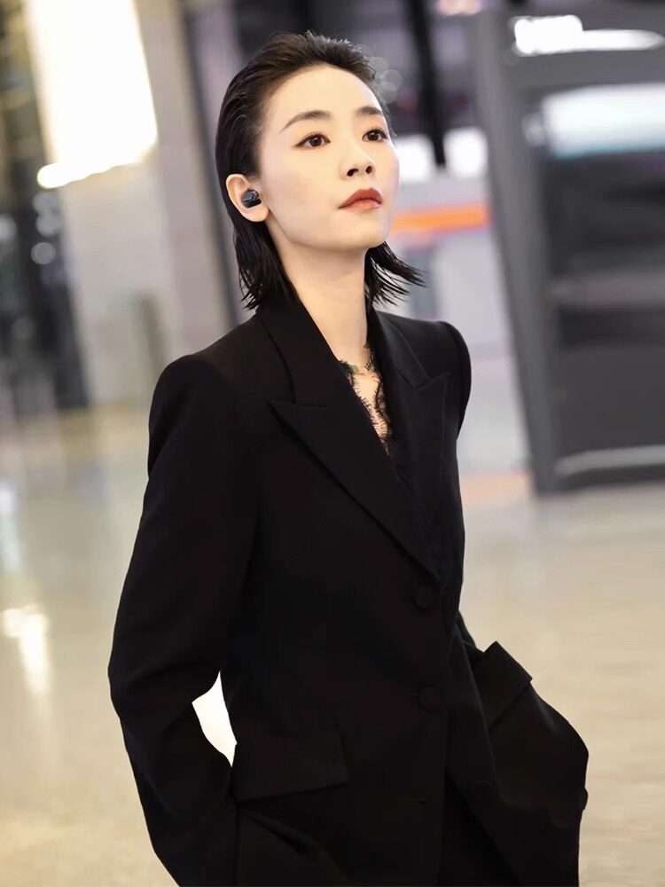 刘雅瑟明星同款气质蕾丝边时尚修身西装外套春秋高级感职业套装女