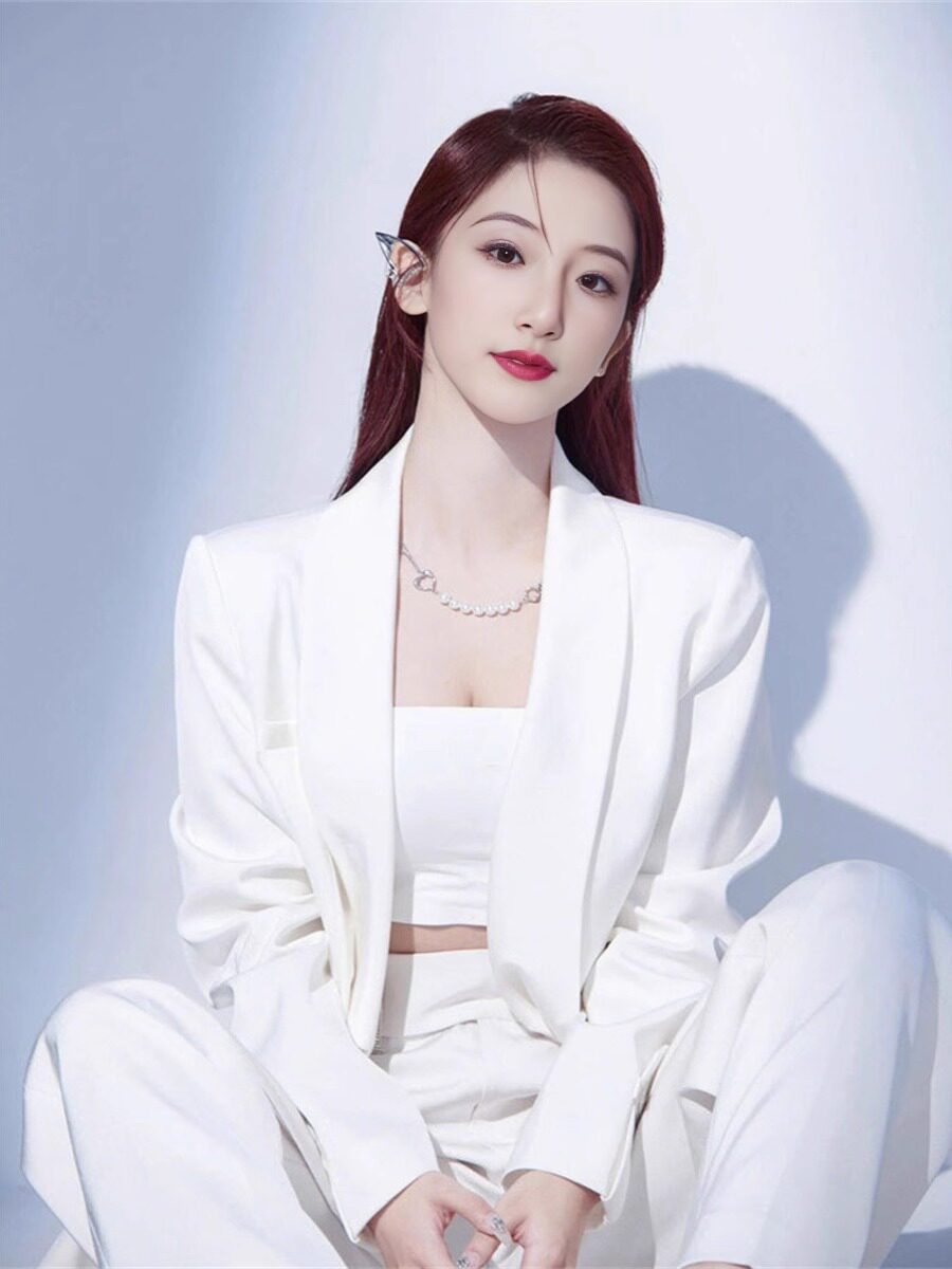 白色干练气质时尚西装套装女春秋新款女装轻奢高级感阔腿裤两件套