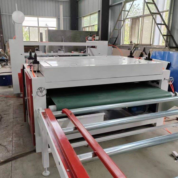 速度可控量产2000张密度板拱挤板平贴机 pvc覆膜机 冷胶贴面机