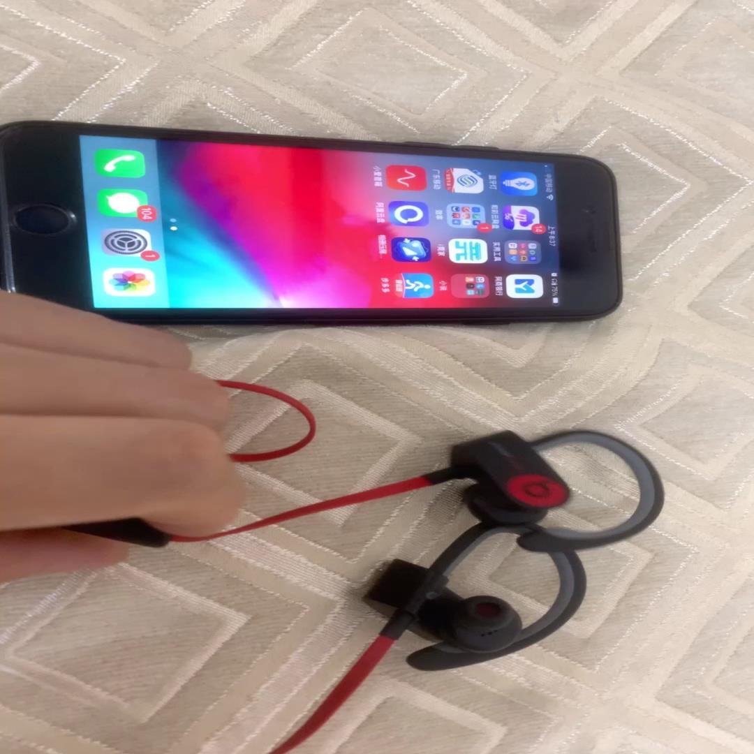 Powerbeats2 pb2蓝牙运动耳机原装二手-封面