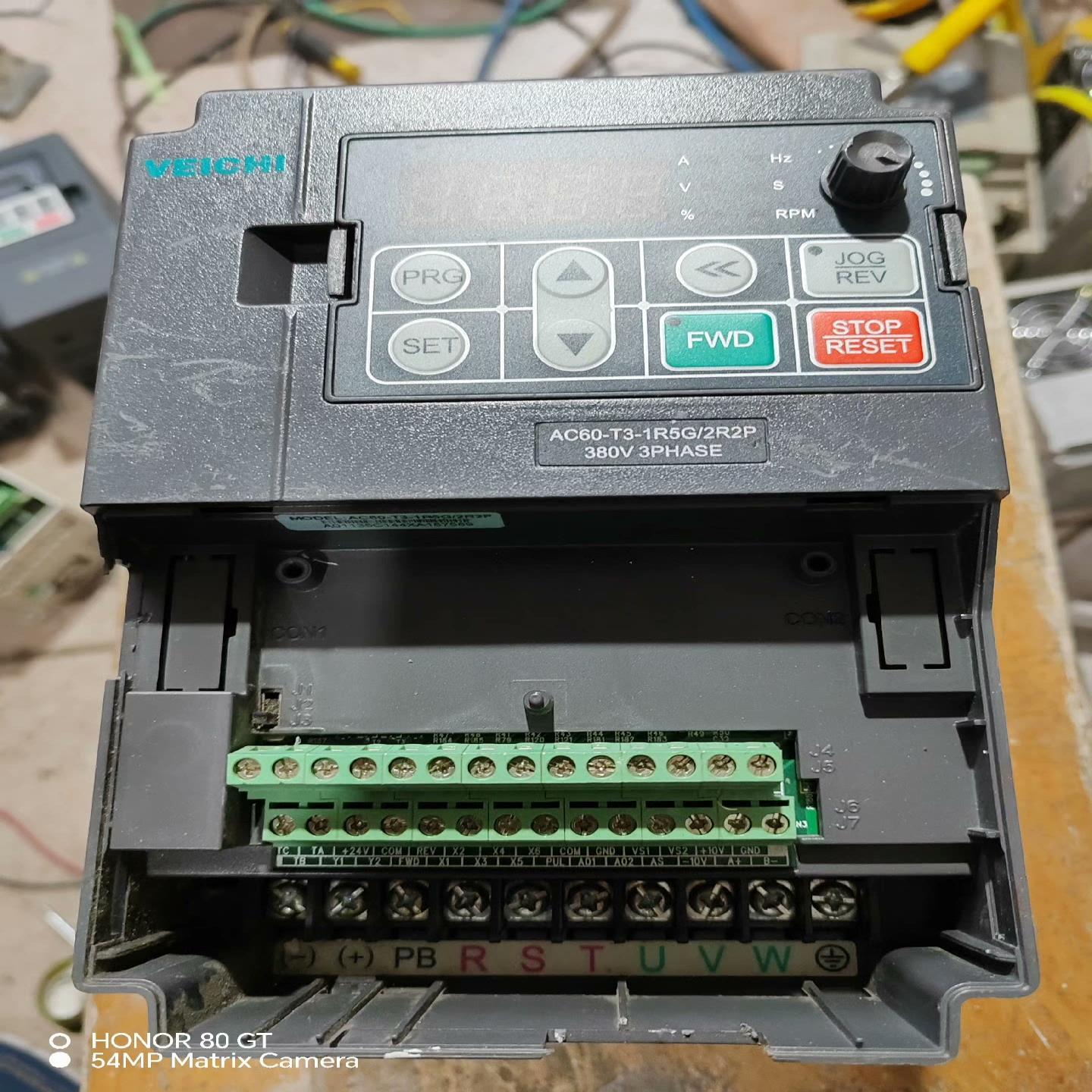伟创变频器AC60-T3-1R5G/2R2P  1.5KW