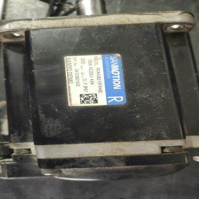 日本原装拆机件三洋伺服电机R2AA08075FXH00