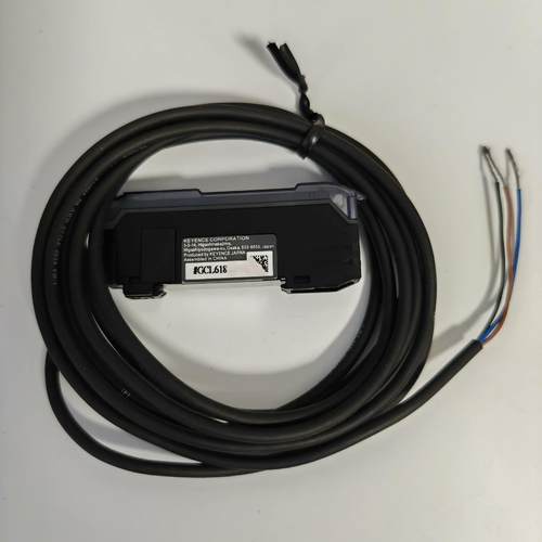 正品日本基恩士KEYENCE光纤放大器FS-V31P 实物图