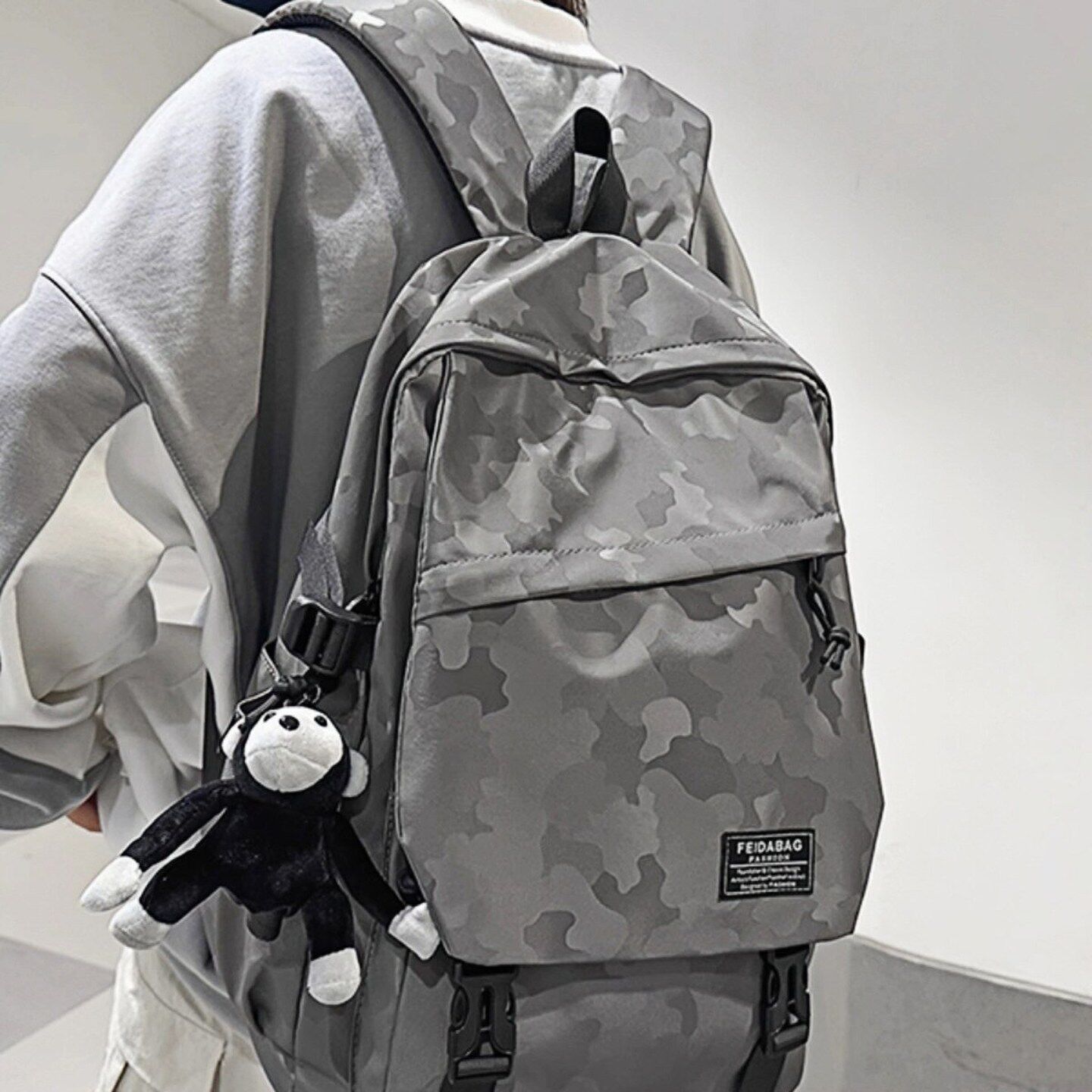 香港IT HKins减负初中高中小学生书包男新款大容量双肩包男生背包